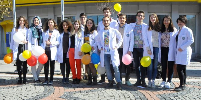 İnsan Haklarına Dikkat Çektiler