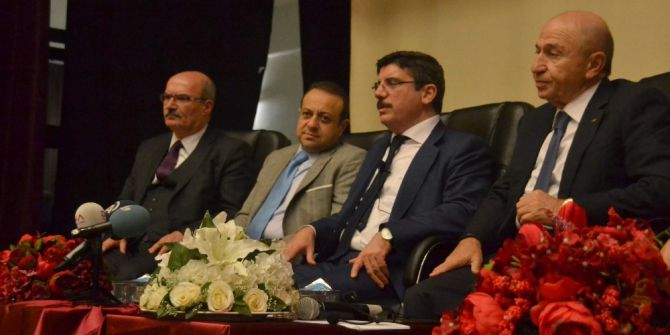 Siirt’te ’Cumhurbaşkanlığı Sistemi Ve Türkiye’ Paneli