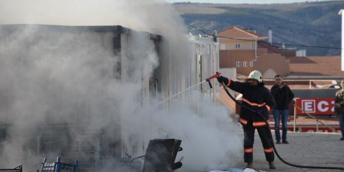 Aile Yaşam Merkezi Şantiyesinde Korkutan Yangın