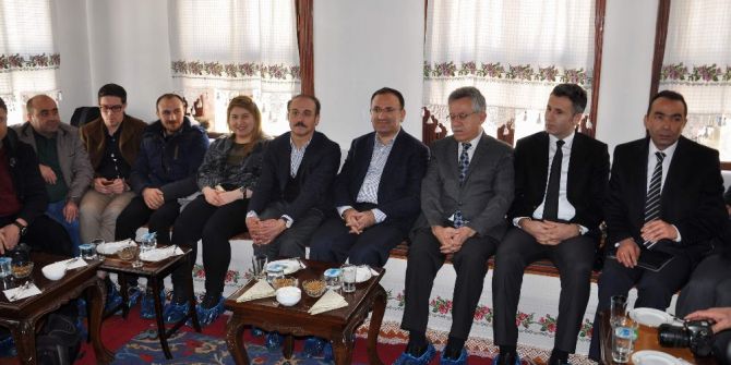 Bakan Bozdağ Yozgat’ta Basın Mensuplarını Dinledi