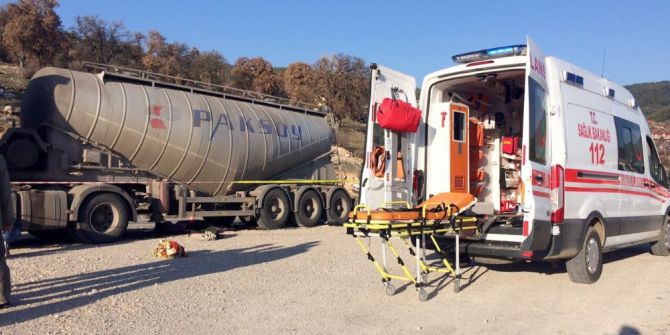 Kamyon Atv’ye Çarptı: 2 Ölü