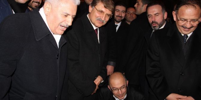 Başbakan İle Ayakkabı Boyacısı Arasında Güldüren Diyalog