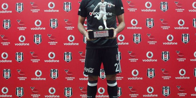 Cenk Tosun’a Plaket