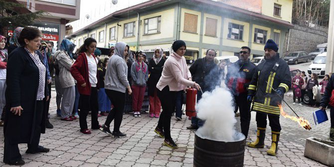 Tosya’da Öğrenci Yurdunda Yangın Tatbikatı