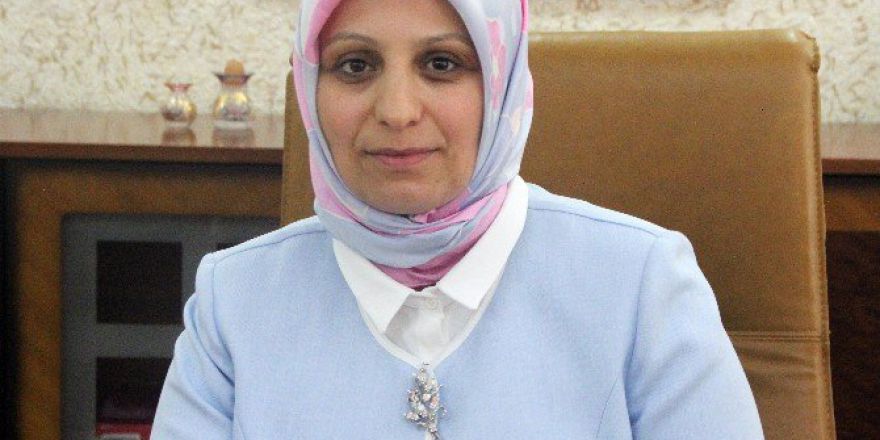 Türkiye’nin İlk Başörtülü İl Milli Eğitim Müdürü Fazilet Durmuş: