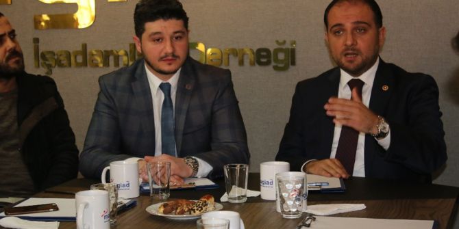 Gerçekleri Anlatmak İçin Sahalardalar