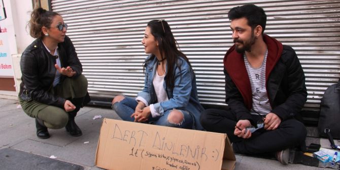 1 Liraya Dert Dinliyorlar