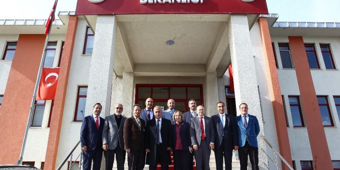 Rektör Çomaklı Ve Yönetiminden, Tıp Fakültesi Ve Veteriner Fakültesi’ne Ziyaret