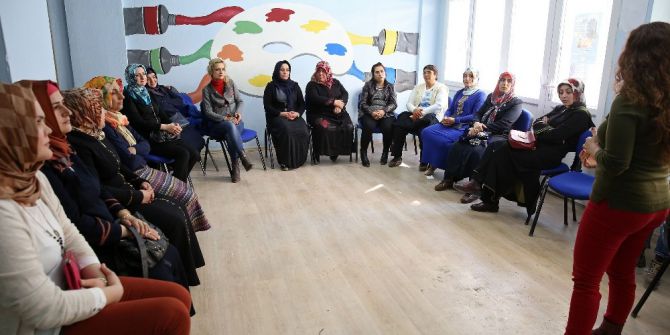 Buca’da Ailelere Çok Yönlü Eğitim