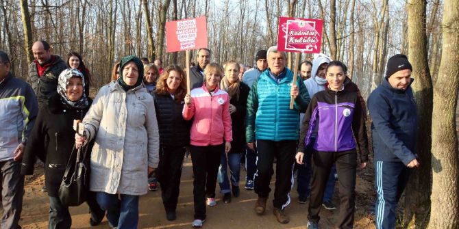 “Kadına Şiddete Dur De” İçin Yürüdüler