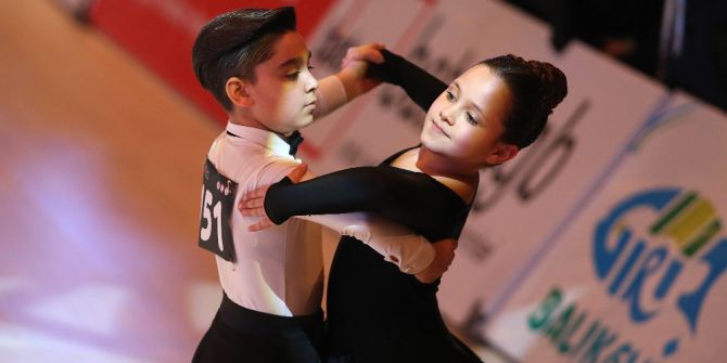 Karşıyaka’da Dans Şöleni