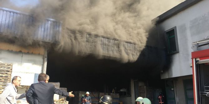 Esenyurt’ta Fabrika Yangını