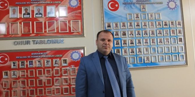 Öğretmen Ve Öğrenciler Okulu Sergi Salonu Gibi Yaptı