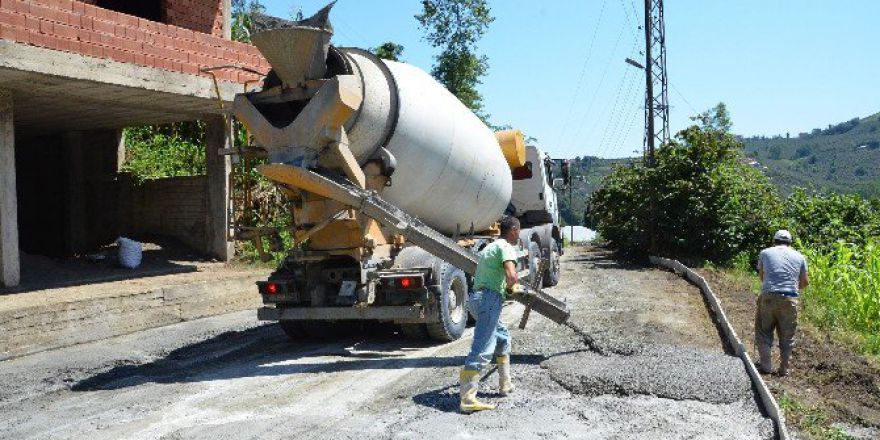 Akören-yeşilyurt-özdemirci Mahallelerinin Yolları Betonlanıyor