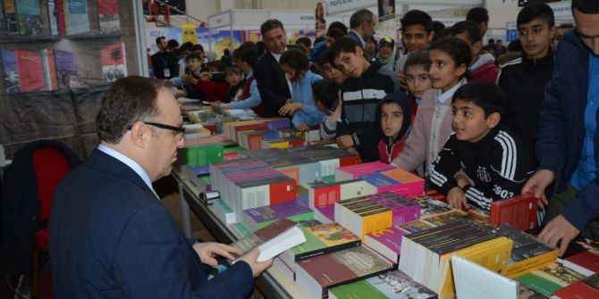Siirt Geleneksel Kitap Fuarı Başlıyor