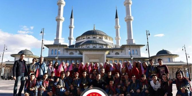 Cumhuriyet Anadolu Lisesi Halk Oyunları Ekibi Yine Birinci