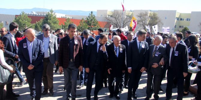 Hayırsever İş Adamı İzzet Baysal Ölümünün 17. Yılında Dualarla Anıldı