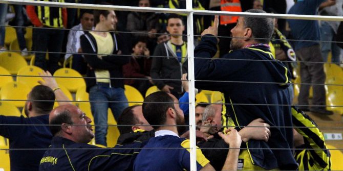 Tribünde Kavga Çıktı