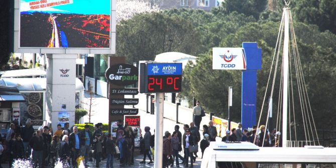 Aydınlılar Kendini Dışarı Attı