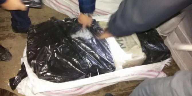 Sahte Gümrük Mühürlü Tırdan 196 Bin 500 Paket Kaçak Sigara Ele Geçirildi