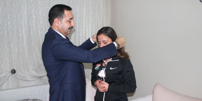 Yarış Yerine İyiliği Tercih Eden Beyza’ya Onur Ödülü