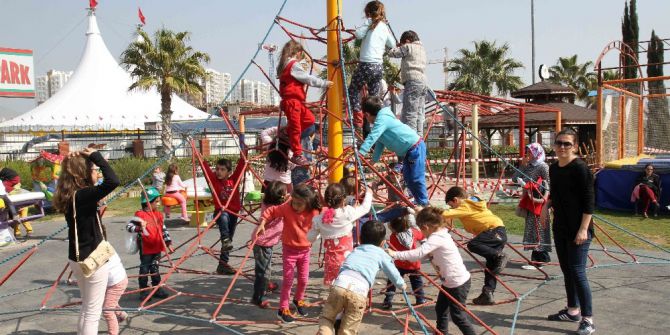 200 Çocuk Taypark’da Eğlendi