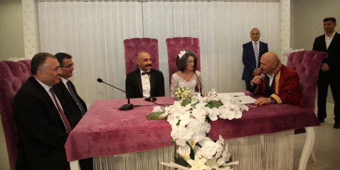 Başkan Altınok Öz Genç Çiftlerin Heyecanına Ortak Oldu