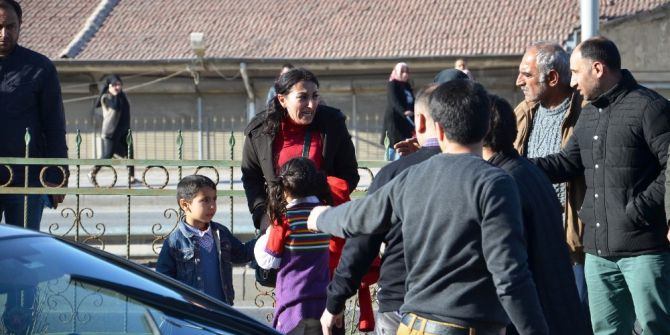 Otomobilin Çarptığı Çocuğuna Tedaviyi Reddetti