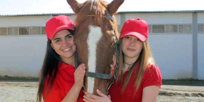 Elazığ’da Lisanslı Kadın Seyisler Yetişiyor