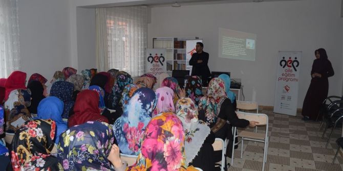 Bingöl’de Kadınlara Güvenli İnternet Eğitimi Verildi