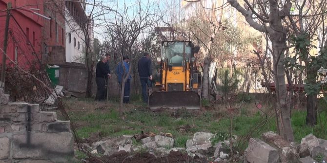 Mazot Hırsızlığı İçin Tünel Kazılan Oto Yıkamacıda İncelemeler Sürüyor