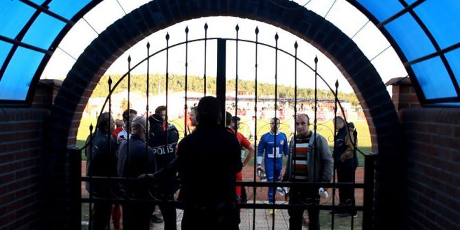 3 Kırmızı Kartın Çıktığı Maçın Sonunda Olaylar Çıktı