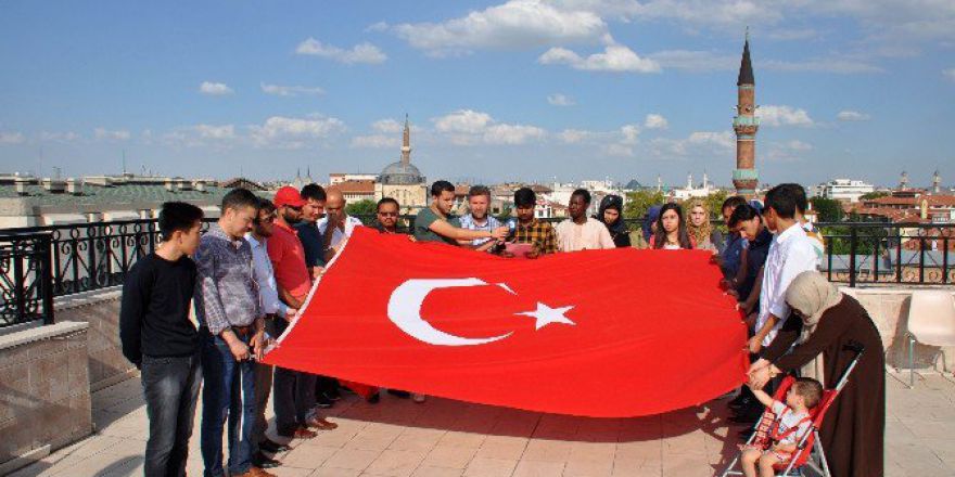 Neü Kondil Öğrencileri Darbe Girişimine Tepki Gösterdi