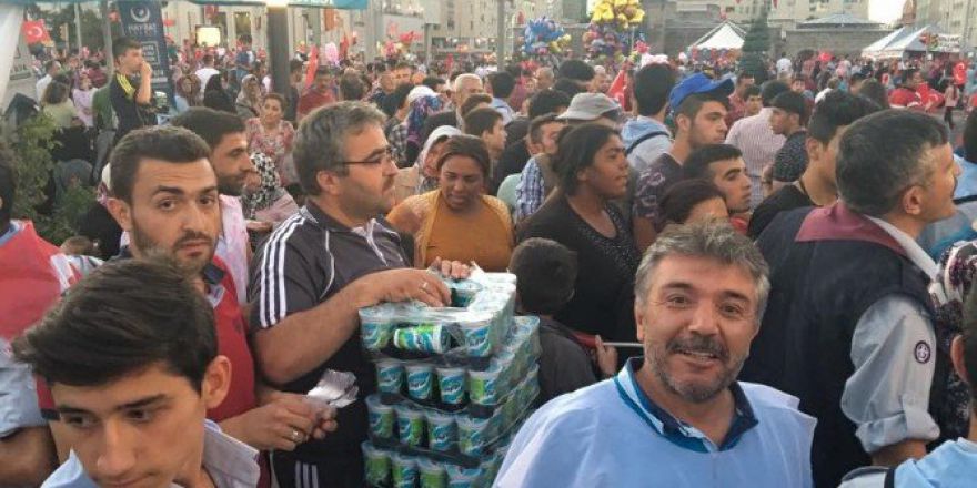 Kayseri Memur Sen Temsilciliği Milli İrade Nöbetçilerine Pilav İkramında Bulundu