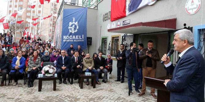 Başkan Karaosmanoğlu, Spor Merkezinin Açılışını Yaptı