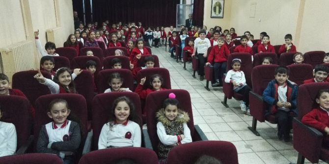 Cumhuriyet İlkokulu 2.sınıf Öğrencileri Trafik Dedektifi Oldu