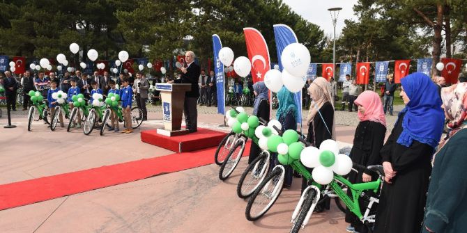 Büyükşehir Başarıyı Bisikletle Ödüllendirdi