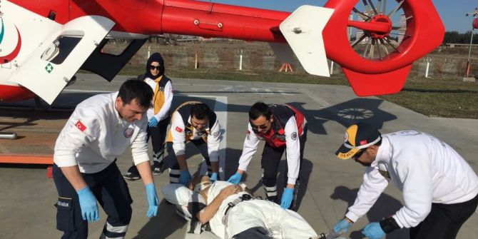 Göçük Altında Kalan İşçi, Ambulans Helikopter İle Hastaneye Kaldırıldı