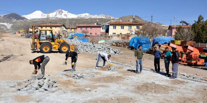 Köylerde Parke Yapım Çalışmaları Devam Ediyor