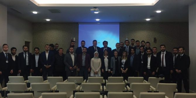 Ak Gençlik Medya Toplantısında