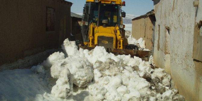 Özalp Belediyesinden Karla Mücadele Çalışması