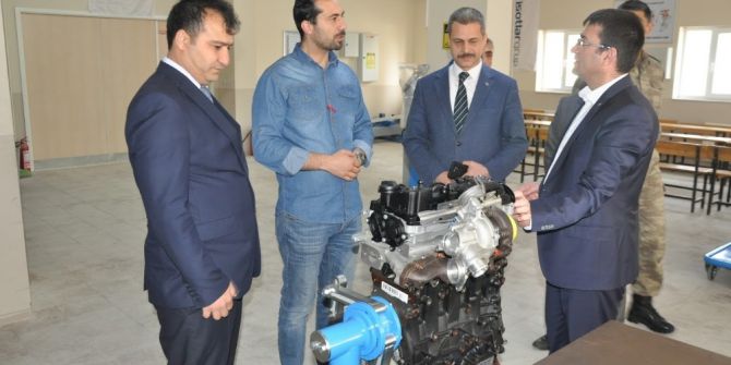 Besni İlçe Kaymakamı Gencer’den Okullara Ziyaret