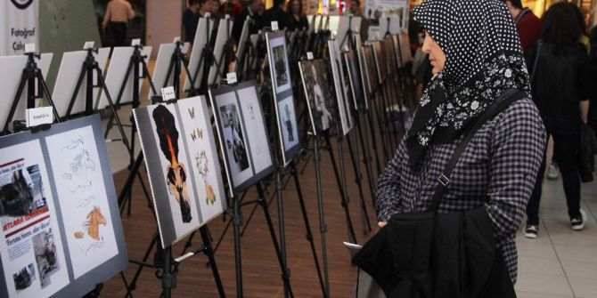 Kadınlar Dünyadaki ‘Kaos’u Resmetti