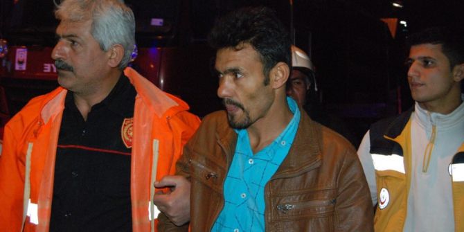 Direğe Çıkan Vatandaşı Görüntüleyip, “Atla” Diye Bağırdılar