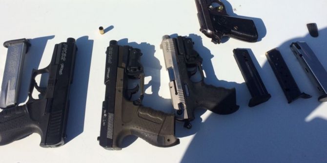 Uygulamada 4 Ruhsatsız Silah Yakalandı