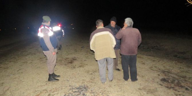 Gölde Mahsur Kalan Balıkçılar Askeri Helikopterle Kurtarıldı