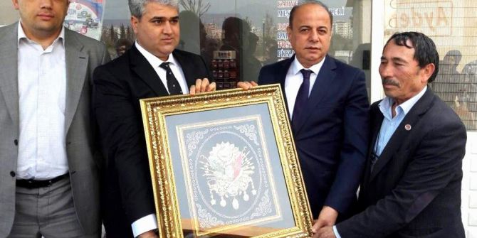 Zeybek Mahallesi Kaymakam Sevgili’yi Çiçeklerle Karşıladı