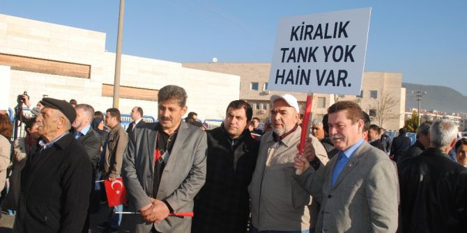 Vatandaşlardan Darbecilere Protesto
