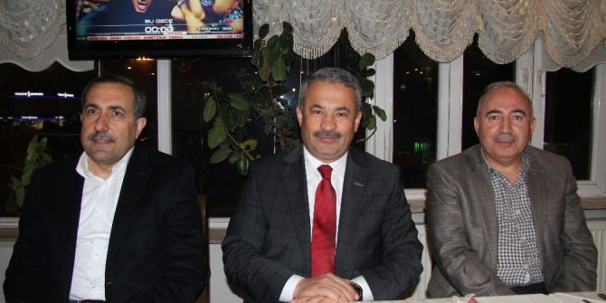 Başkan Aras Gazetecilerle Bir Araya Geldi