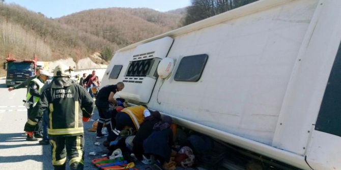 Bursa’da Yolcu Otobüsü Kaza Yaptı, Çok Sayıda Yaralı Var